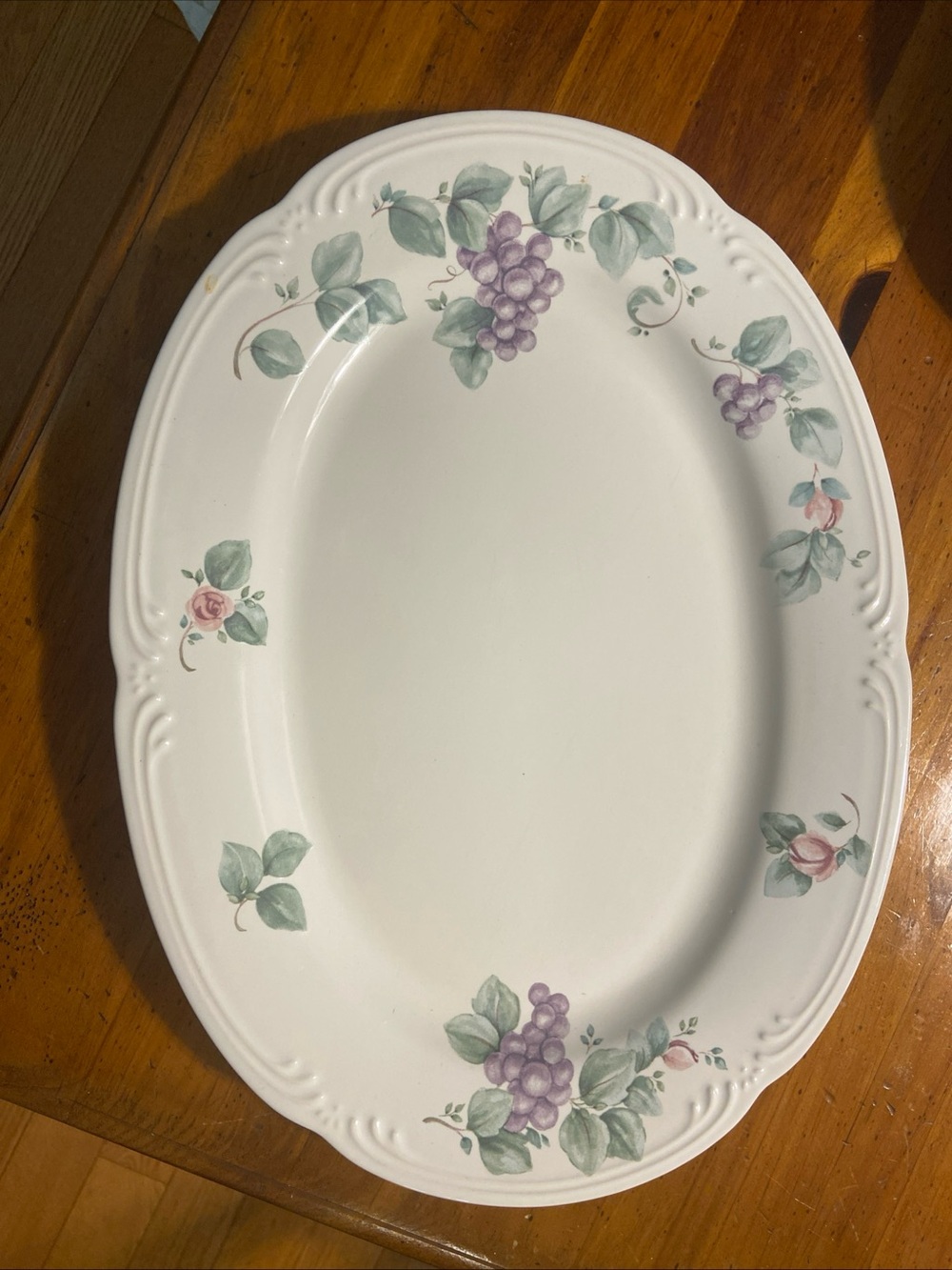 Pfaltzgraff Grapevine White Oval Platter Purple Grapes and Green Leaves EUC